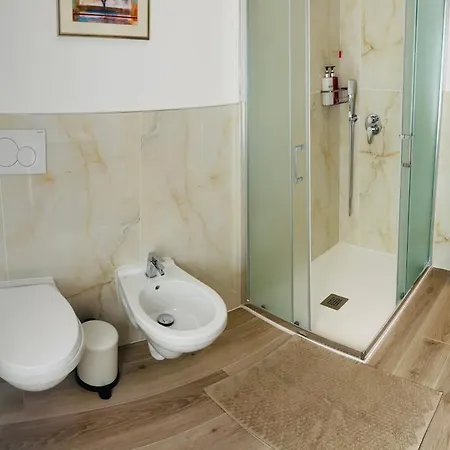 Sonila's 2 Guest house